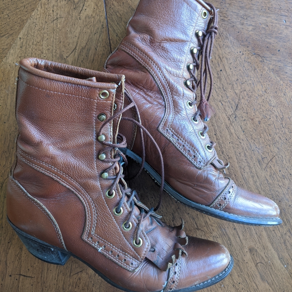 Witchy Vintage Brown Leather Lace-Up Boots